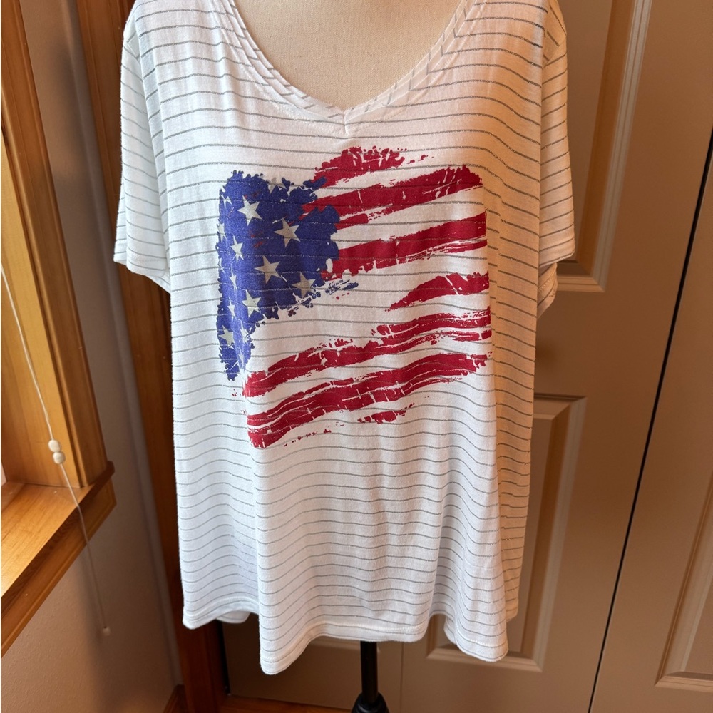 🇺🇸Lane Bryant Striped V-Neck T-Shirt with flag graphic